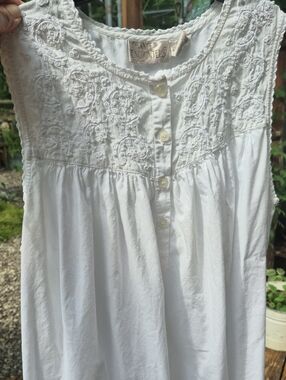White Embroidered Sleeveless Nightgown.